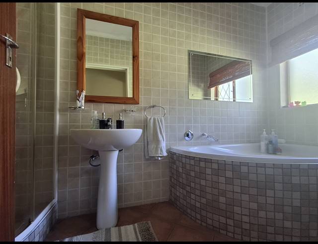 4 BEDROOM HOUSE RENTED IN HILTON CENTRAL